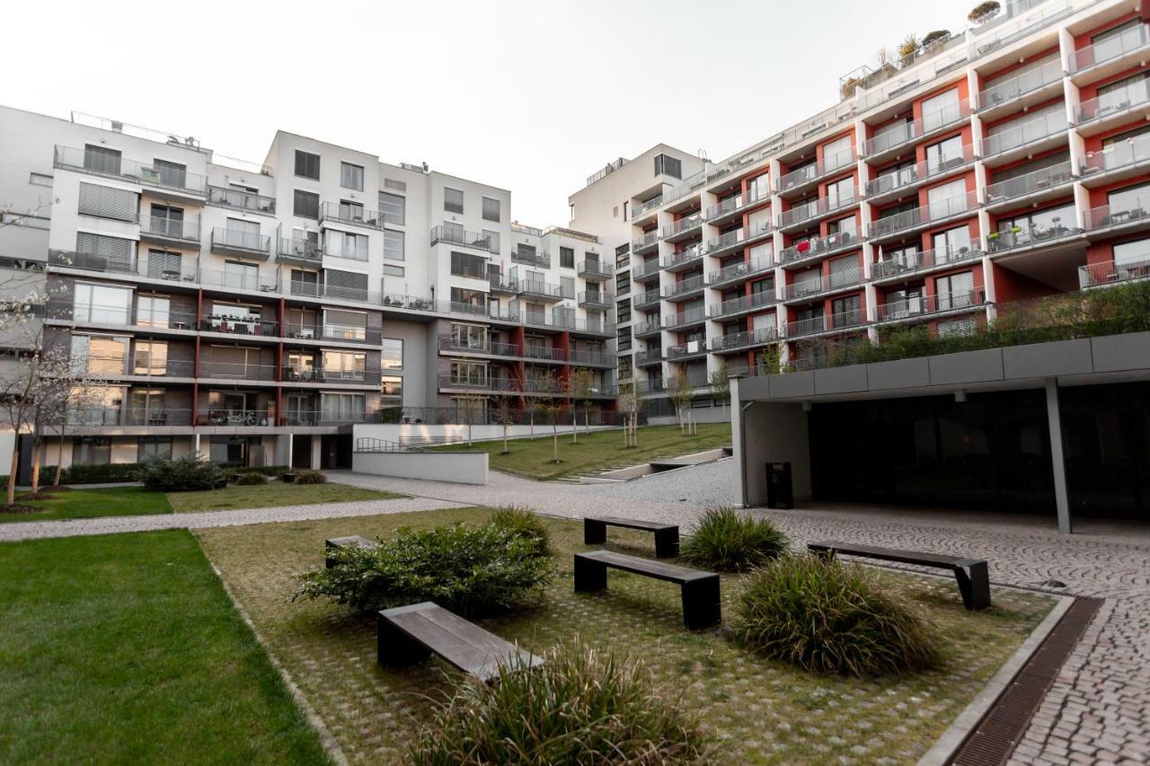 Prague Days - Family 2Bdr Apt - Garage Parking - Balcony Экстерьер фото